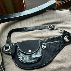 American rag crossover bag, never used, lots of space to carry things